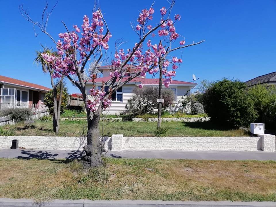 Homestay Family Room, Near The City Center Κράισττσερτς Εξωτερικό φωτογραφία